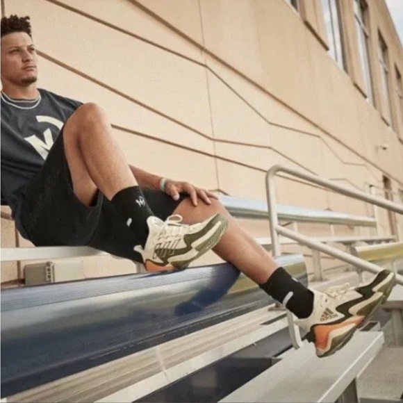 adidas Mahomes 1 Impact FLX Khaki Green - Picture 9 of 9